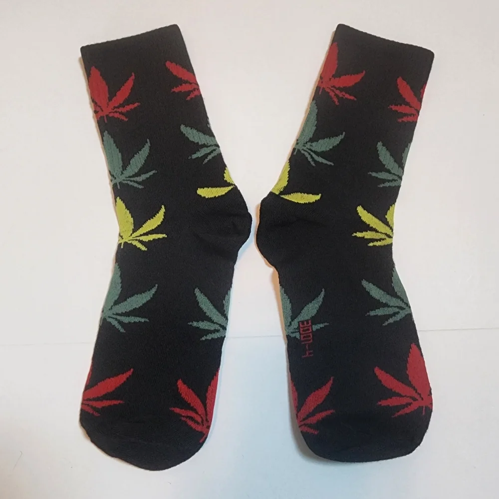 Women's novelty pot leaf crew socks set of four marijuana socks drug socks NWT